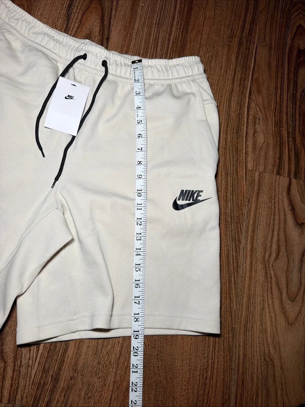 Nike Sportswear Tech Fleece Shorts DD5301-104 Light Brown Men’s Size L NWT